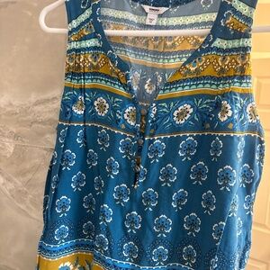 Women’s sleeveless top